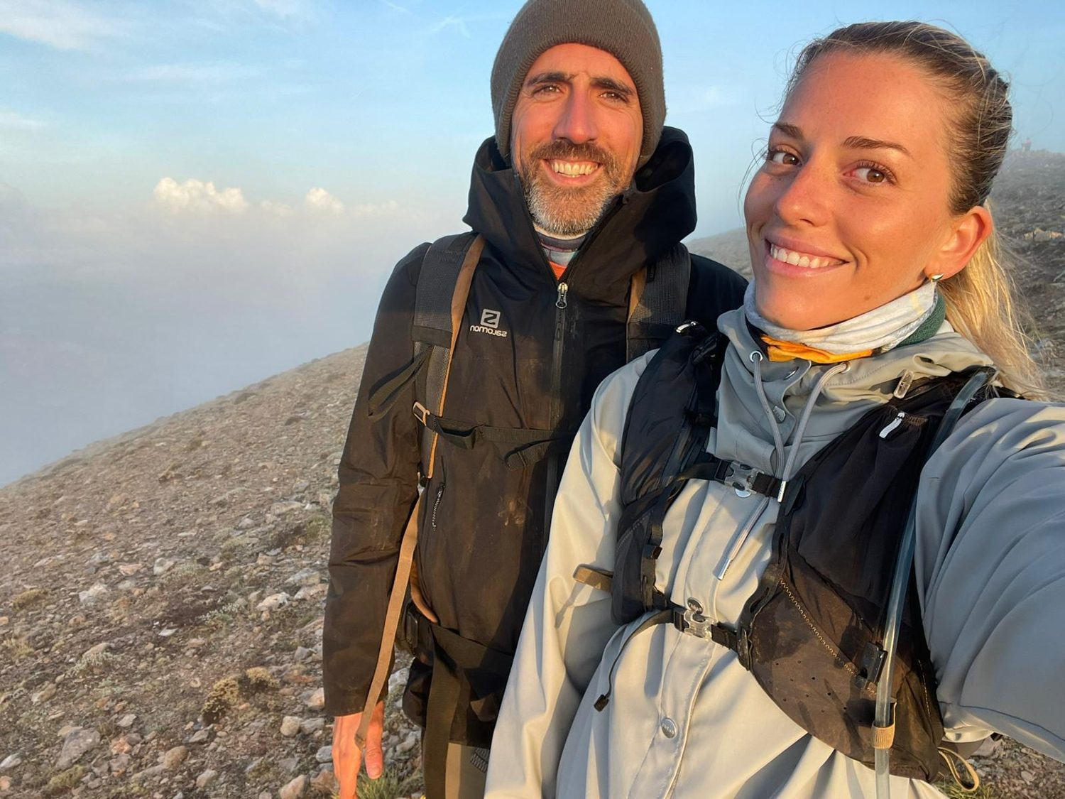 En la cumbre, al amanecer